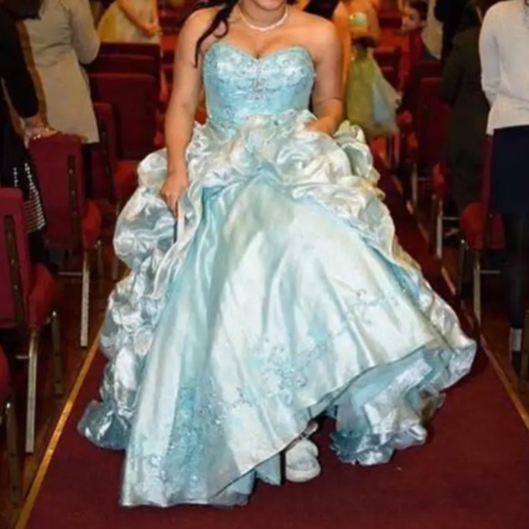 QUINCEANERA BY HOUSE OF WU - Picture 2 of 10